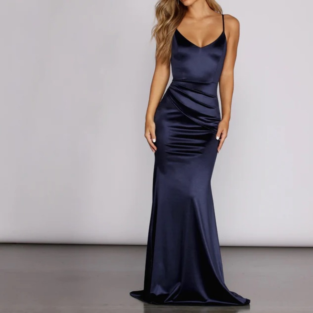 Windsor navy long prom dress